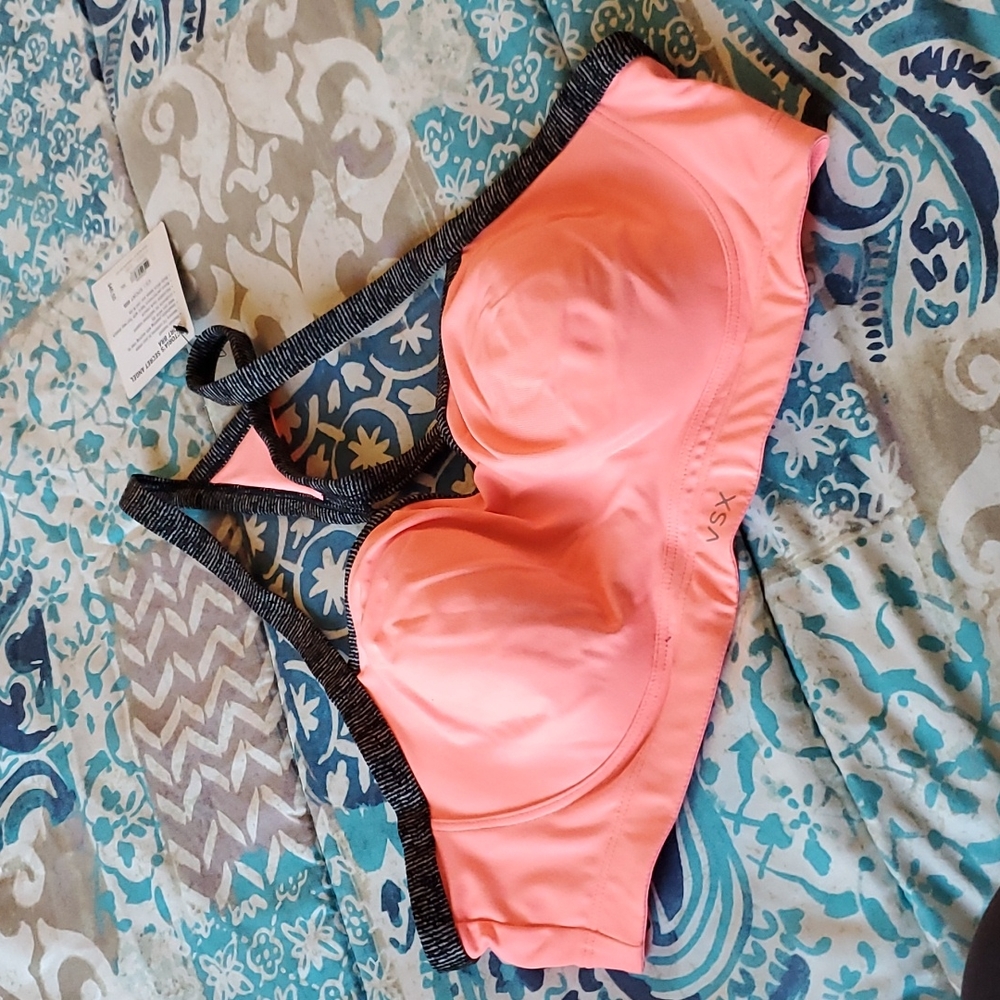 Brand new sport bra